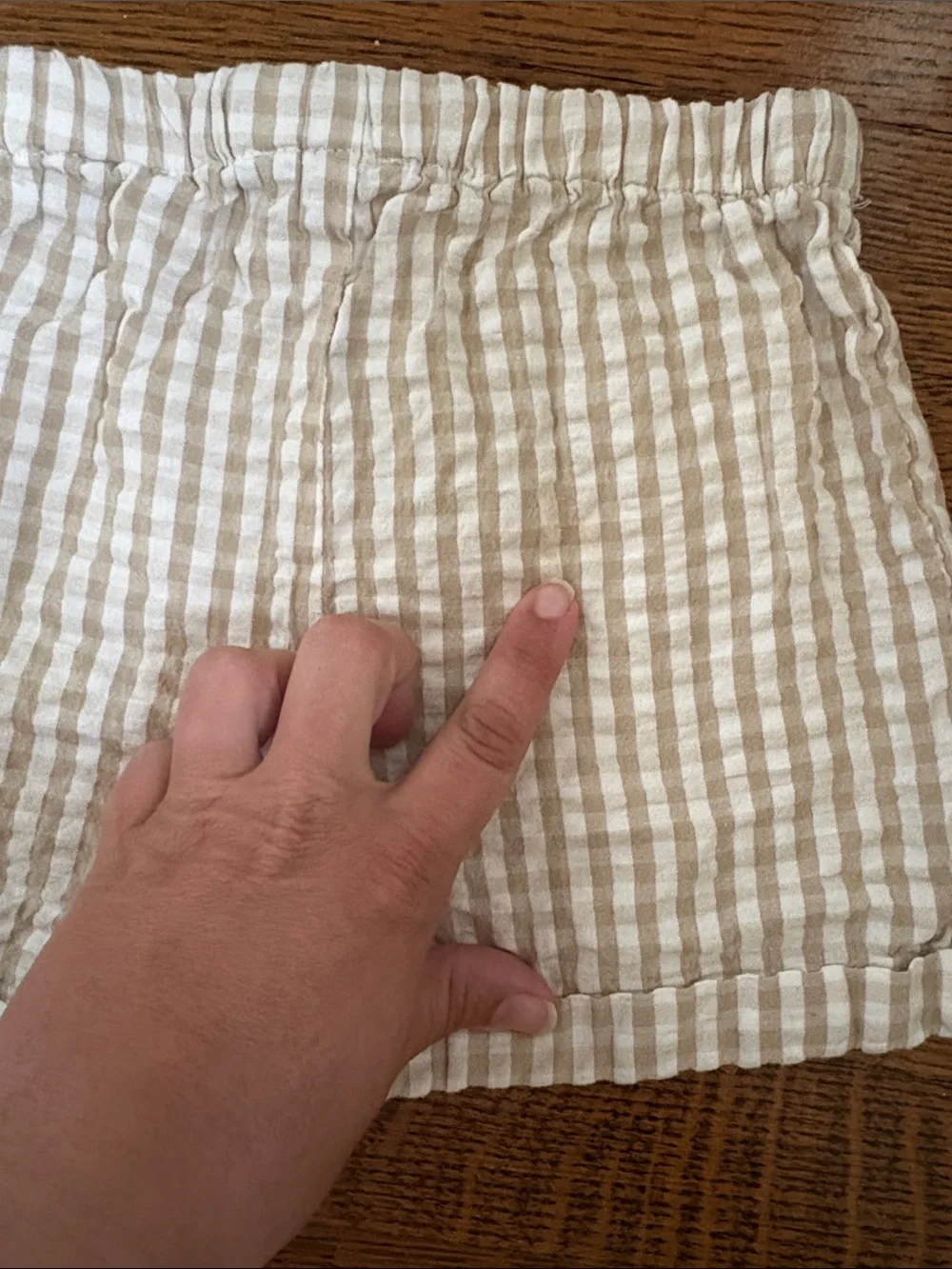 Arsene at Les Pipelettes (French)Gingham Drawstring Kids Shorts